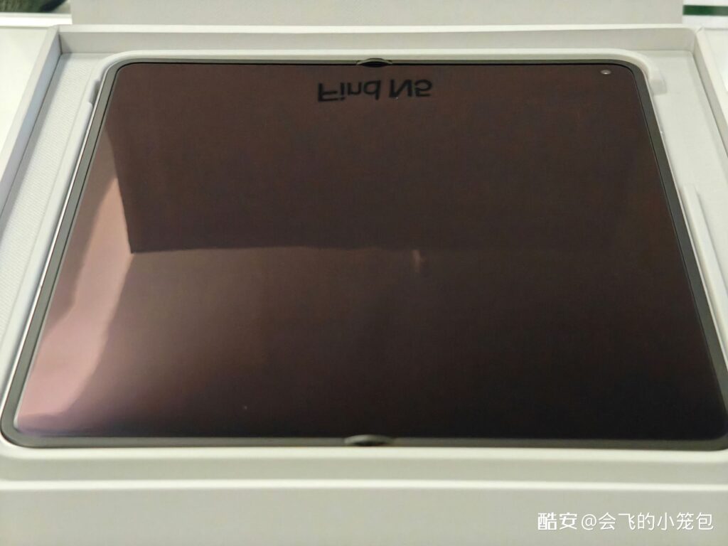 OPPO Find N5亮相：白色版拉丝边框设计，折痕表现出色-个人笔记